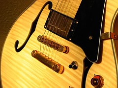 guitar-469121__180